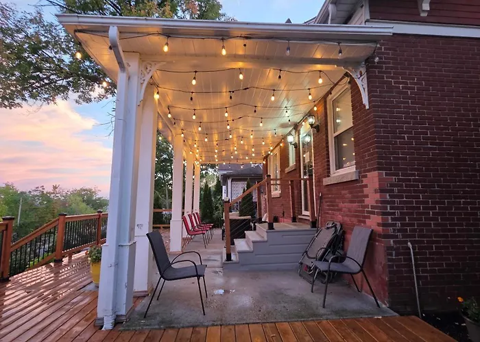 Serene Niagara Inn