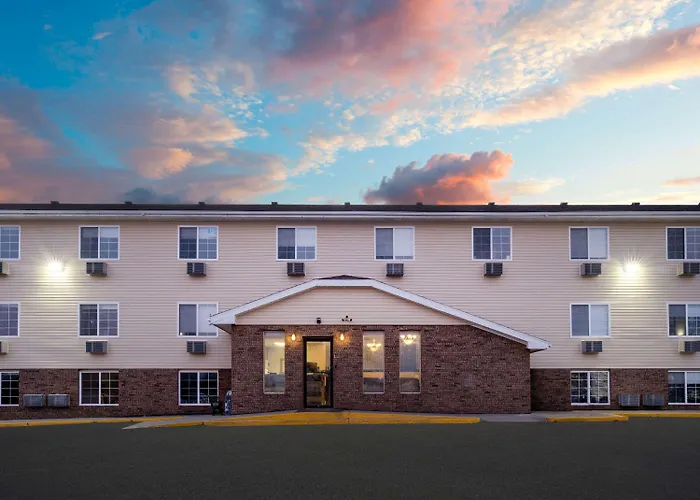 Super 8 By Wyndham Clinton