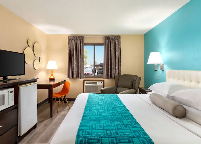 Howard Johnson By Wyndham Waterloo/Cedar Falls