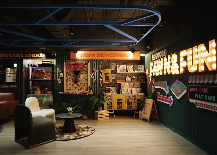 Roaders Plus Hotel - Theme