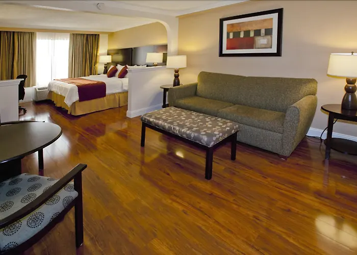 Best Western Plus Ambassador Suites Venice Gardens