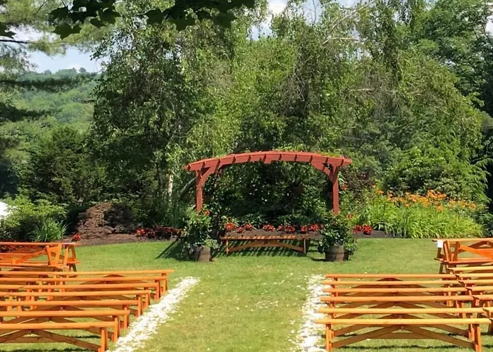 Publick House Historic Inn And Country Motor Lodge Sturbridge