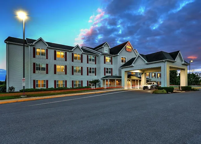 Lancaster Inn & Suites