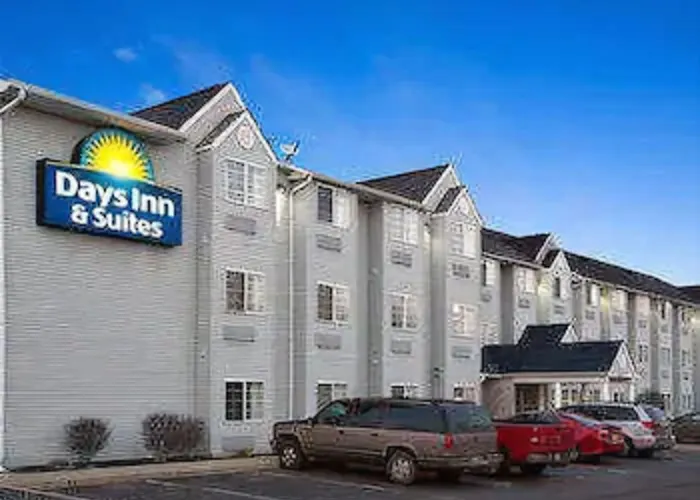 Days Inn & Suites By Wyndham Lafayette In