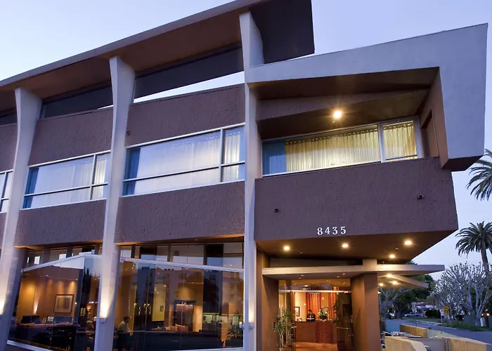 Elan Hotel
