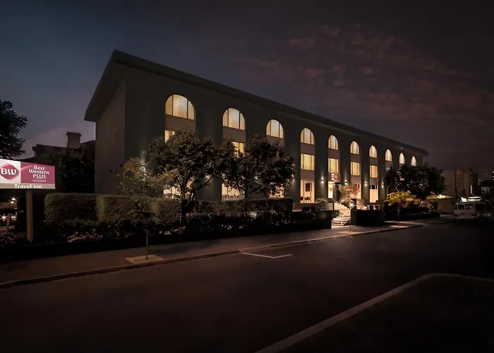 Best Western Plus Travel Inn