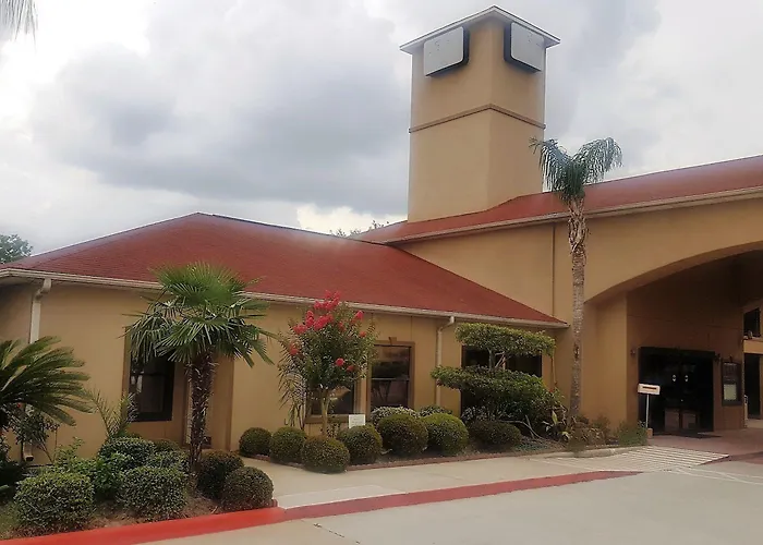 Red Roof Inn & Suites Houston - Humble/Iah Airport