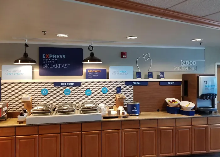 Holiday Inn Express Hotel & Suites Brattleboro By Ihg