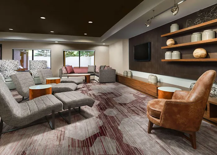 Courtyard By Marriott Chicago Bloomingdale Hotel
