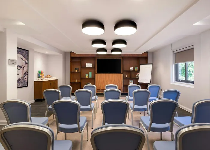 Courtyard By Marriott Glasgow Airport