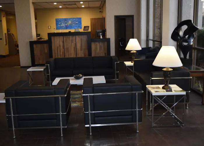 Landmark Inn