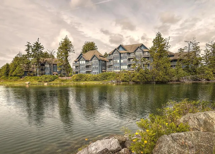 Waters Edge Shoreside Suites