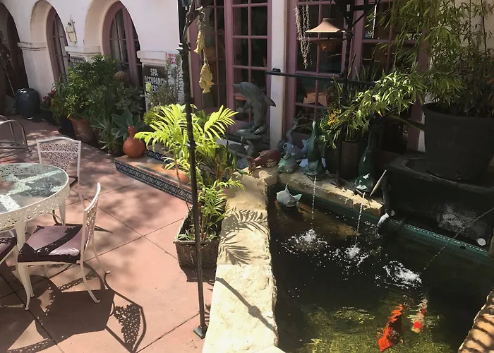 Villa Rosa Inn