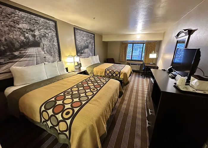 Super 8 By Wyndham Eau Claire Wi