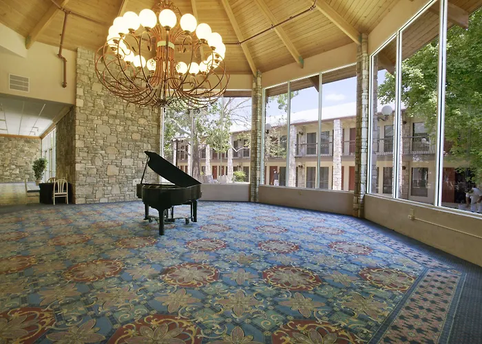 Inn Of The Hills Hotel And Conference Center