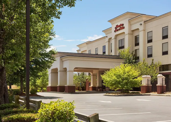 Hampton Inn & Suites By Hilton Manchester Bedford