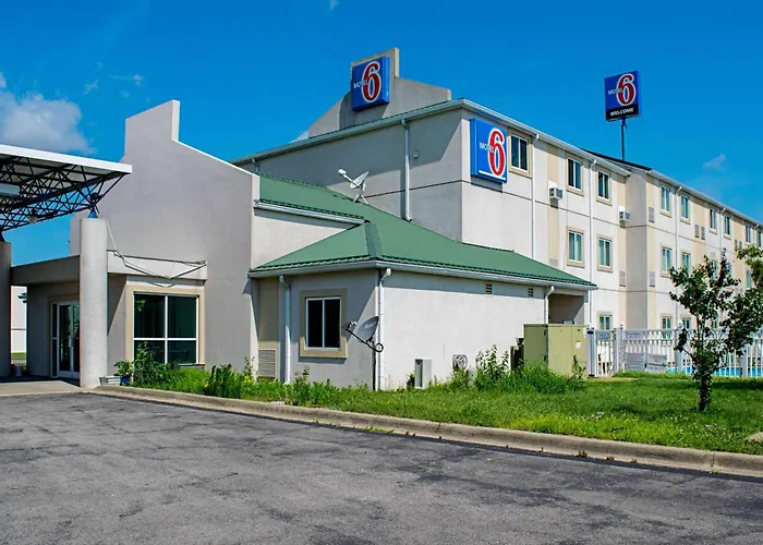 Motel 6-Seymour, In - North