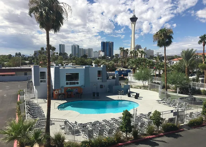 Super 8 By Wyndham Las Vegas North Strip/Fremont St. Area