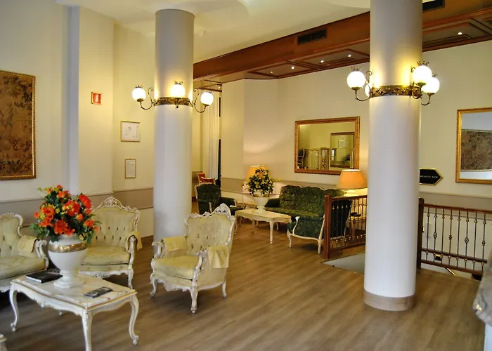 Mokinba Hotels King