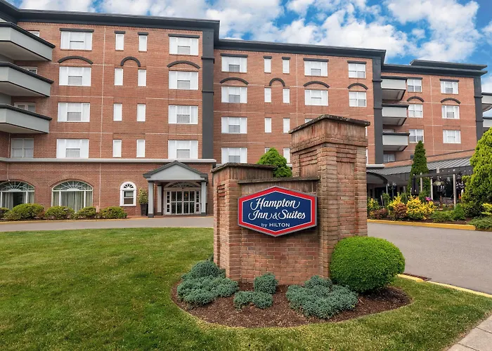 Hampton Inn & Suites