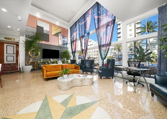Catalina & Beach Club