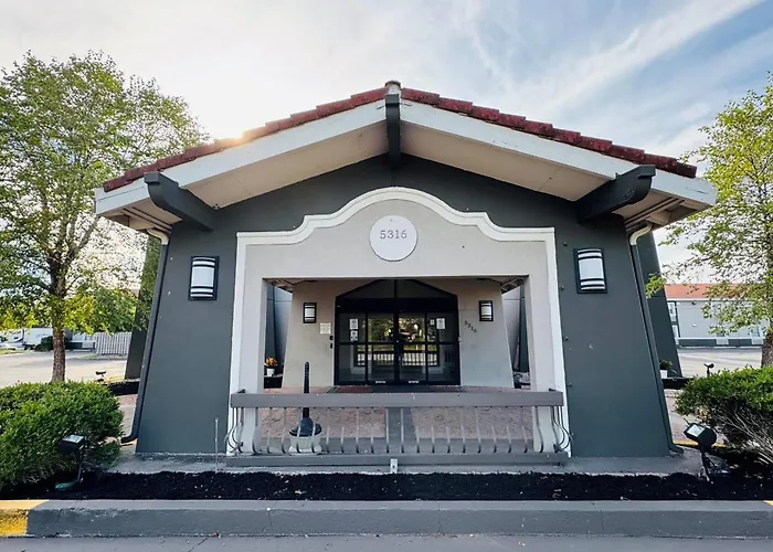 Baymont By Wyndham Indianapolis Airport Lynhurst