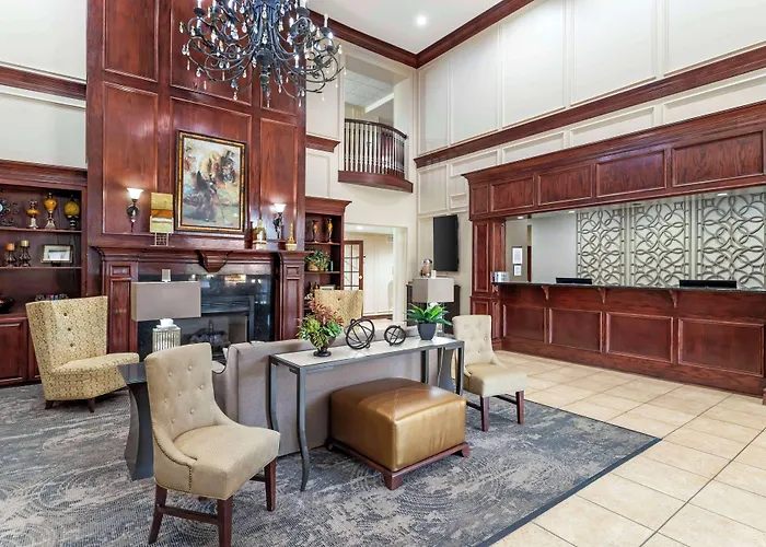 Best Western Plus Crown Colony Inn & Suites Lufkin