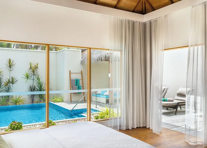 Niva Kurumba Maldives Vihamanaafushi
