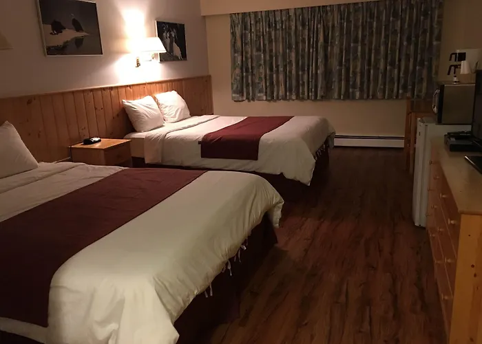 Canadas Best Value Inn- Riverview Hotel