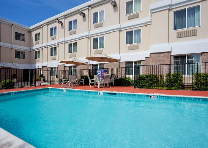 Holiday Inn Express & Suites By Ihg