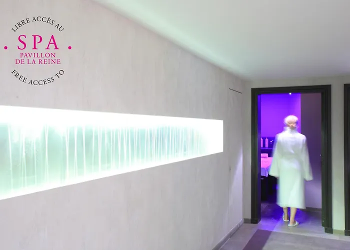 Hotel Du Petit Moulin, Haute Couture Hotel By Lacroix