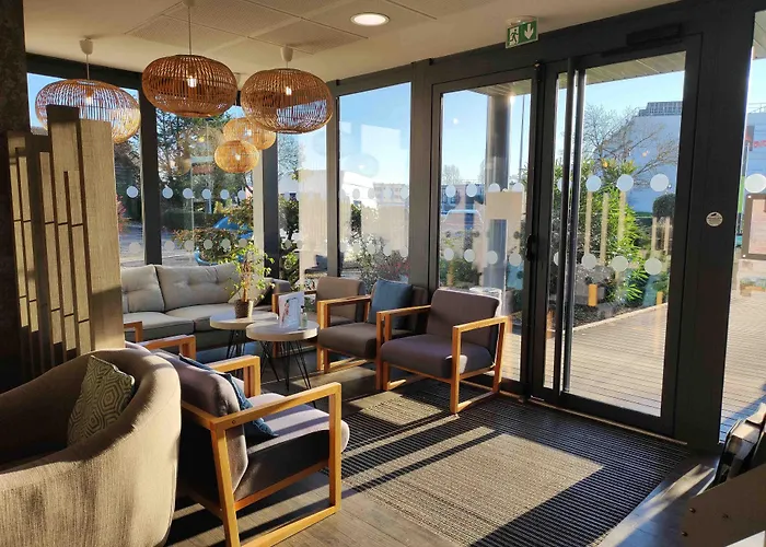 Contact Hôtel Le Provençal Bordeaux Lac avec Bornes électriques