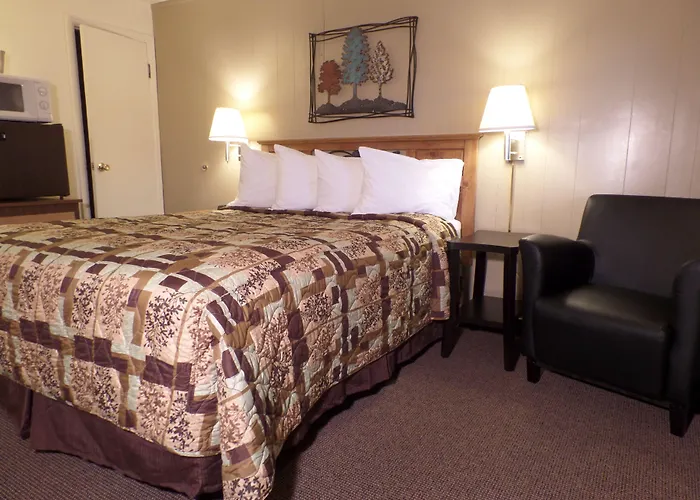 Kinnikinnik Motor Lodge