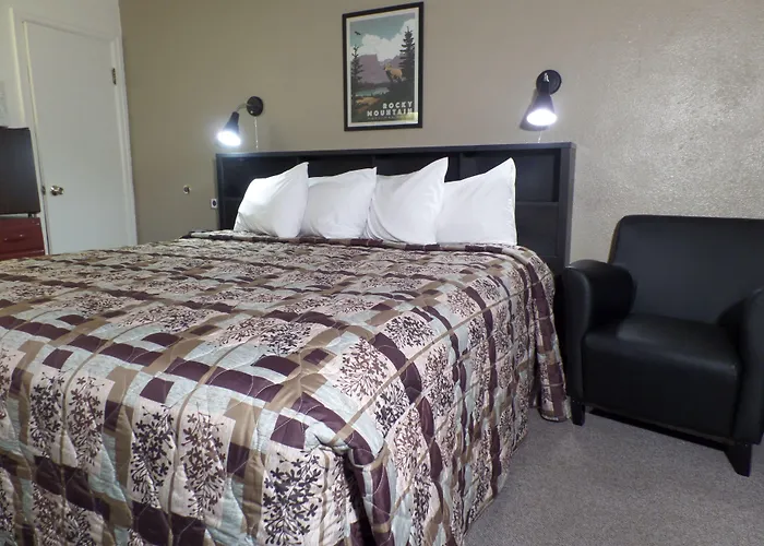 Kinnikinnik Motor Lodge