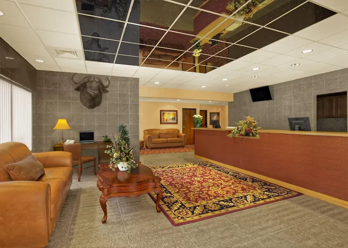 Rushmore Express & Suites Keystone