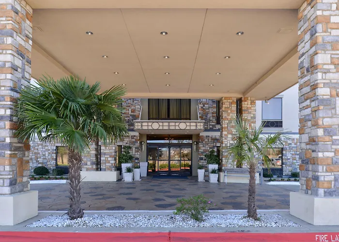 Holiday Inn Express Hotel & Suites Dallas South - Desoto By Ihg