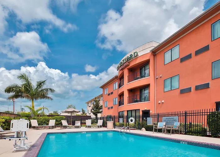 Courtyard By Marriott