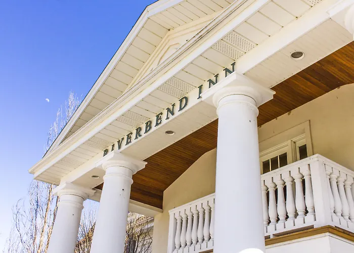 Riverbend Inn & Vineyard