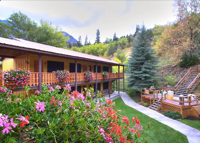 Box Canyon Lodge And Hot Springs