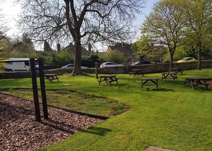 The World'S End - Northampton Hotel Ecton
