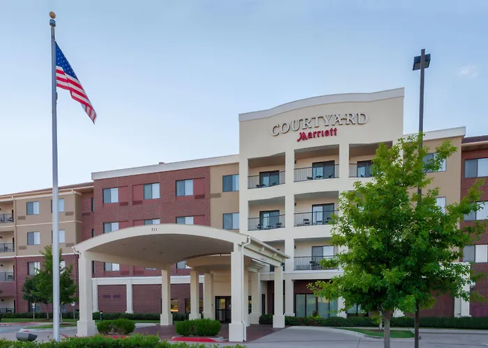 Courtyard By Marriott Dallas South