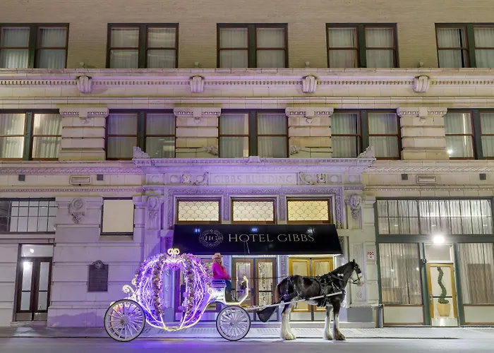 Hotel Gibbs Downtown Riverwalk
