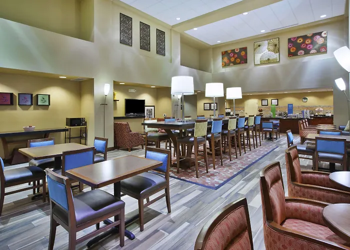 Hampton Inn & Suites Wichita-Northeast