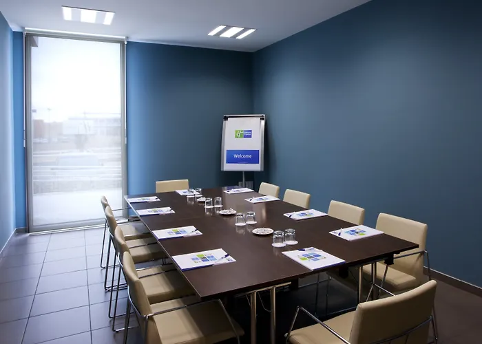 Holiday Inn Express Vitoria By Ihg