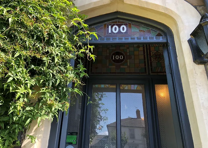 Number One Hundred Bed And Breakfast