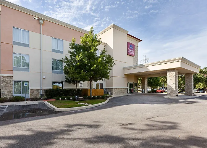 Comfort Suites Medical Center Near Six Flags