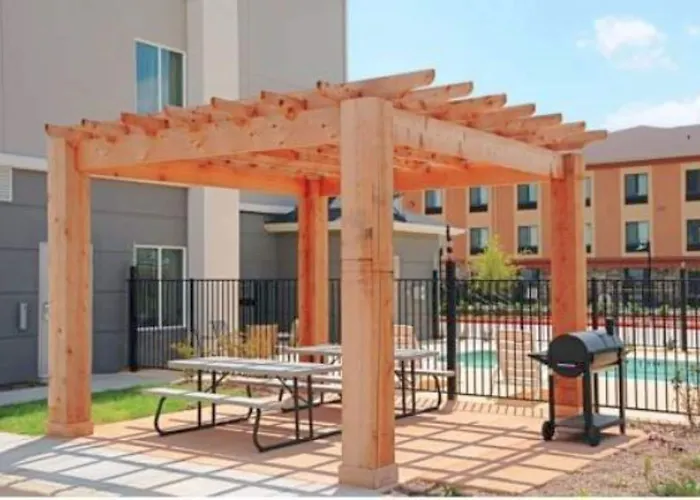 Days Inn & Suites By Wyndham Mineral Wells