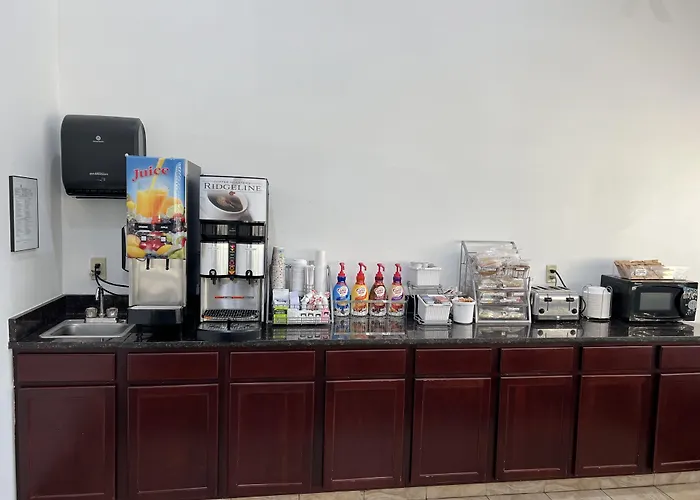 Super 8 By Wyndham Cedar Falls
