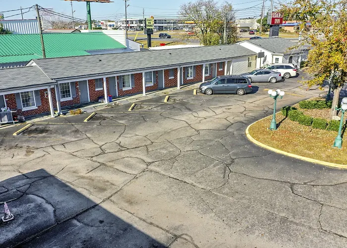 Adams Inn