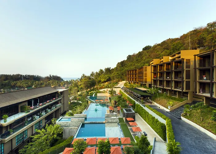 Sunsuri Phuket, Nai Harn Beach